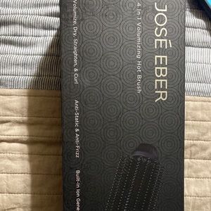 Jose Eber hot brush. Used once.